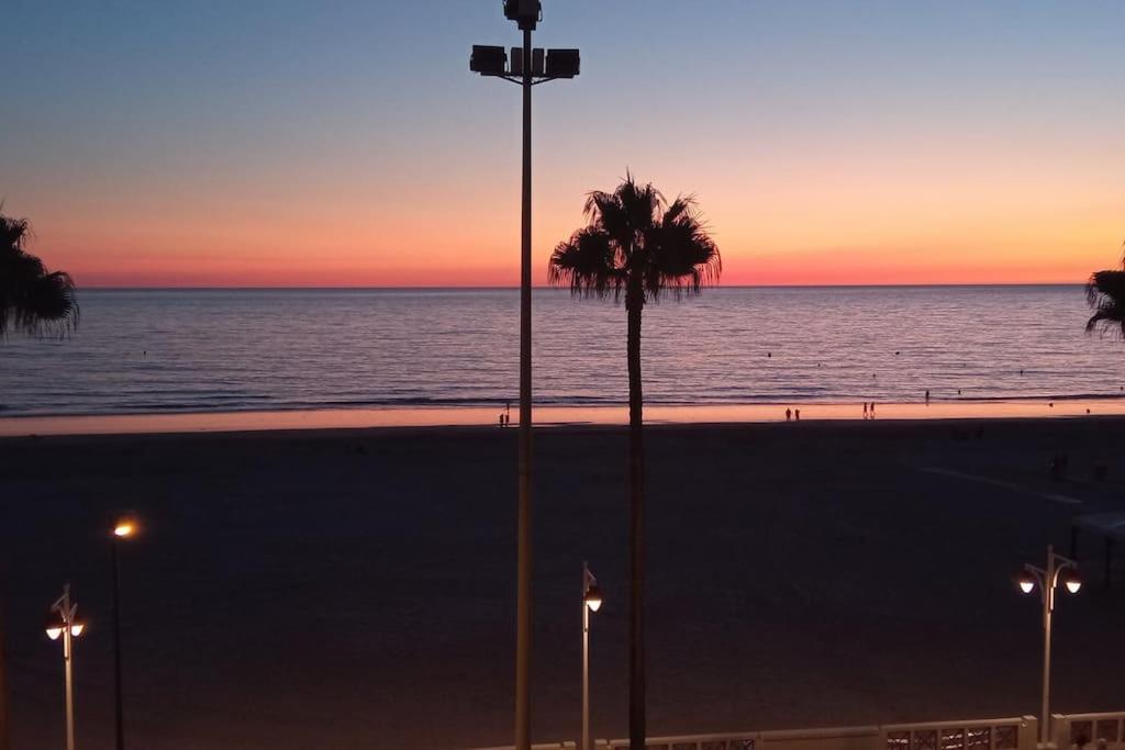 Cadiz Paseo Maritimo Playa Victoria Frontal Mar Apartment ภายนอก รูปภาพ