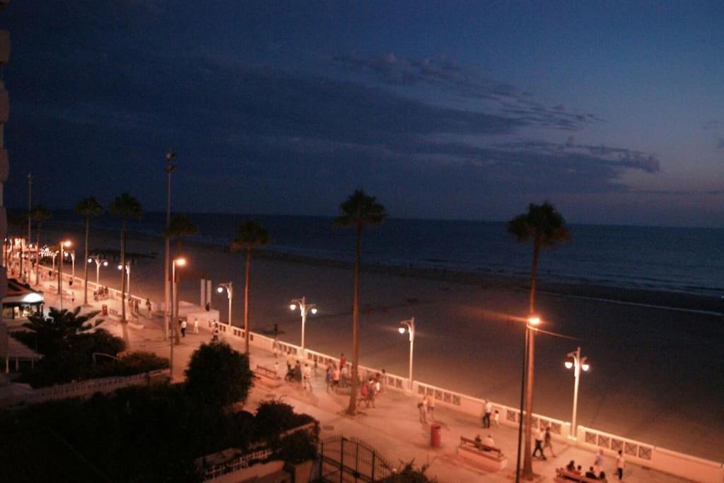 Cadiz Paseo Maritimo Playa Victoria Frontal Mar Apartment ภายนอก รูปภาพ